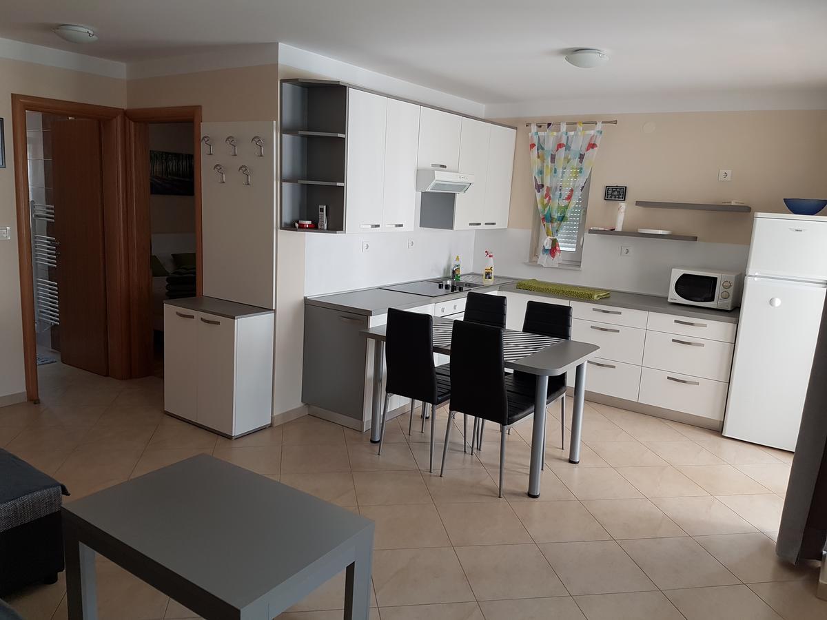 Apartman Branka สตารีกราด-ปาเคลนีซา ภายนอก รูปภาพ