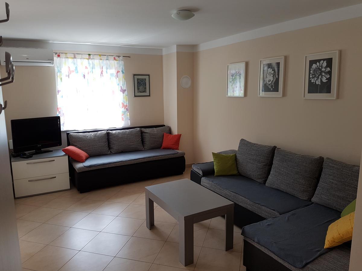 Apartman Branka สตารีกราด-ปาเคลนีซา ภายนอก รูปภาพ