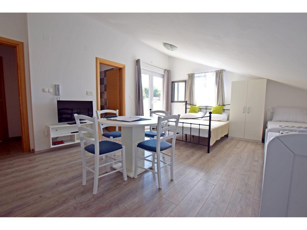 Apartman Branka สตารีกราด-ปาเคลนีซา ภายนอก รูปภาพ